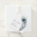 Peacock Feather Namen Dank u Bericht Bruiloft Bedankjes Labels<br><div class="desc">Peacock Feather Names Dank u bericht bruiloft. Een prachtige pauwenveer is rechts en typografie links onderaan voor uw Thank You gunsten en voeg ook aan de andere kant een bericht toe. De tekst kan gemakkelijk worden gepersonaliseerd.</div>