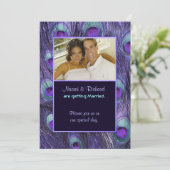 Peacock Feather Paarse - foto bruiloft uitnodiging (Staand voorkant)