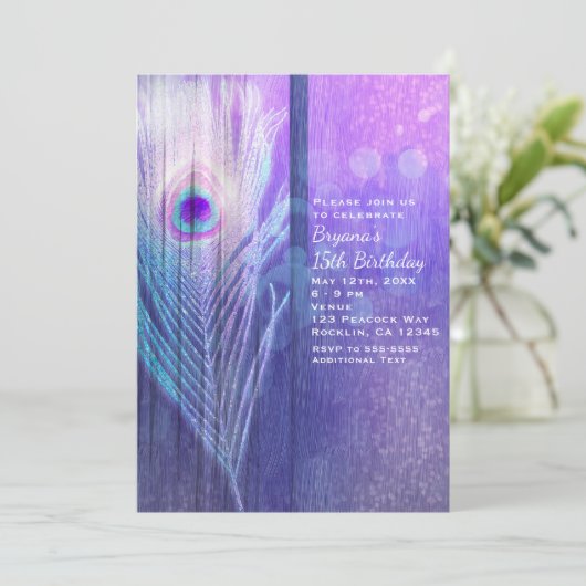 Peacock Feather Paarse Glam Boho Party Uitnodiging (Staand voorkant)
