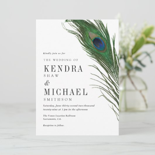 Peacock Feather Poise Green Back Wedding Invite Kaart (Staand voorkant)