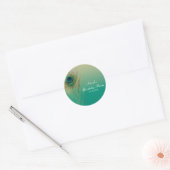 Peacock Feather Sand en Blauwgroen Boho Party Favo Ronde Sticker (Envelop)