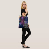 Peacock Feathers Dark: Prachtig  design Tote Bag (Op model)