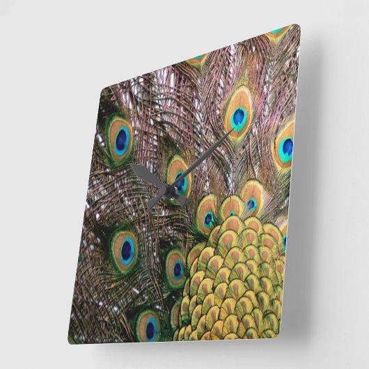 Peacock Feathers Emerald Green en Gold Vierkante Klok (Hoek)
