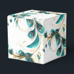 Peacock Feathers Party Treat Box Bedankdoosjes<br><div class="desc">Party gunstbox wordt getoond in een pauwenveren print. Pas dit object aan en voeg het toe of koop het zoals het wordt weergegeven. Tip: Voeg er een sticker aan toe met namen en voeg wat lint toe. Gelicentieerd Afbeelding Tip: Voeg gewoon je geweldige lekkernijen toe en voeg wat feestelijk lint...</div>