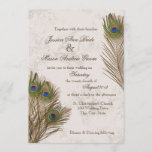 Peacock Feathers Wedding Kaart<br><div class="desc">Mooie vreekveren versieren deze elegante trouwuitnodiging.  Pas tekst aan zoals voor om het even welke gelegenheid aangewezen.</div>