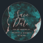 Peacock Green Rose Gold Agate Marble Save the Date Ronde Sticker<br><div class="desc">Peacock Green & Roos Gouden Folie Waterverf Marmer Agaat Verguld Geode Design,  met Modern en Script lettertypen. Trendy en chique bruiloft Bewaar de Datum Ronde Stickers! ~ Controleer mijn winkel om de volledige bruidssuite voor dit ontwerp te zien!</div>