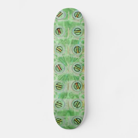 Peacock Green Screws Skateboard (Voorkant)