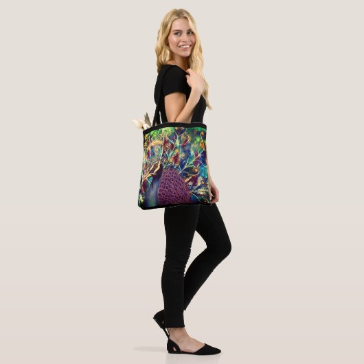 Peacock kaleidoscoop kleurrijk boho artistiek tote bag (Op model)