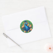 Peacock met perzik Rozen Ronde Sticker (Envelop)