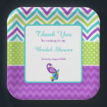 Peacock Paars Chevron Vrijgezellenfeest Hartelijk  Papieren Bordje<br><div class="desc">Peacock Paarse Chevron Vrijgezellenfeest Dank u papier bord. Een ideale manier om indruk te maken op je gasten wanneer je die eetbeten rondgeeft en je gasten bedankt voor het bijwonen van je functie. De tekst kan worden gewijzigd om aan uw eigen vereisten te voldoen. Kunstwerk van JW Illustraties (18)</div>