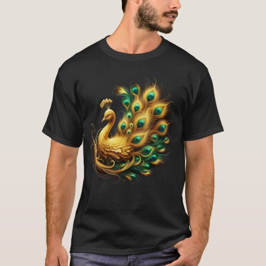 Peacock Showcasing Groen en Geel Plumage T-shirt (Voorkant)