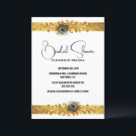 Peacock veer goud witte band minimalistische vlakt kaart<br><div class="desc">Een prachtige gouden pauwenveren pluim rust op de top van een massief gouden band en heeft decoratieve bloeiende wervelingen aan weerszijden ervan. De bands knuffelen de boven- en onderrand van de uitnodiging en vormen een lijst rond op maat gemaakte zwarte sjablonen. Deze "save the date"-uitnodiging is ideaal voor elke moslim,...</div>