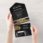 Peacock veren elegante zwart goud minimalist all in one uitnodiging<br><div class="desc">Levendige gouden pauwenveren met blauwgroen blauwe rozetten voegen een vleugje luxe en weelde toe aan deze tijdloze en klassieke "pauwenthema" huwelijksuitnodiging. De zwarte achtergrond van middernacht maakt de pluimen pop en de witte aangepaste sjablonen kunnen worden gepersonaliseerd om aan uw zeer speciale evenement of feest te voldoen. Het ontwerp is...</div>