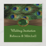 Peacock veren met faux emerarld Weddenschap Kaart<br><div class="desc">Elegant Wedding Invitation met groene - blauwe pekelveren,  versierd met faux emerald en lint.  Let op: lint en gemstone zijn de gedrukte afbeeldingen niet echt . U kunt tekst aanpassen volgens uw vereisten.</div>