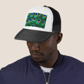 Peacock veren_ trucker pet (In situ)