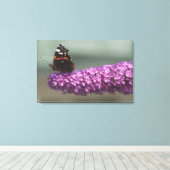 Peacock-vlinder op bloem canvas afdruk (Insitu (Houten vloer))