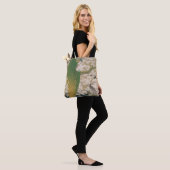 Peacocks en Cherry Tree (1925) Tote Bag (Op model)