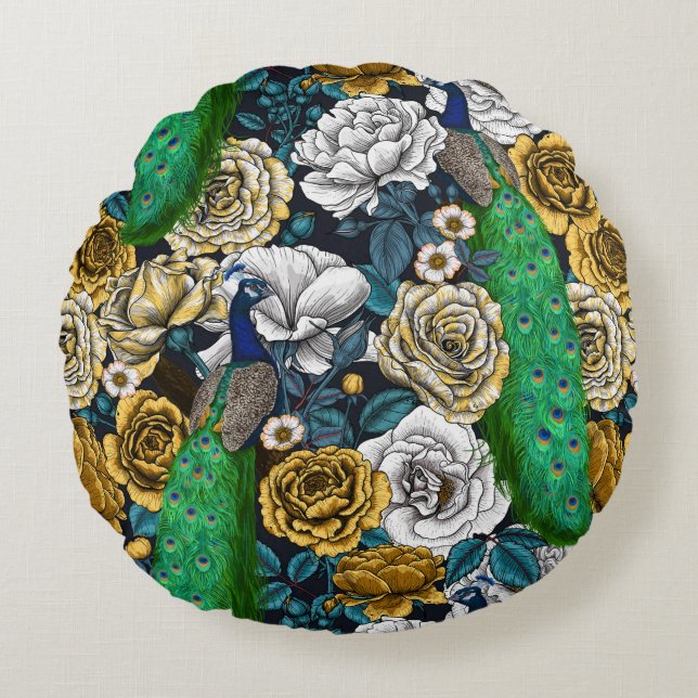 Peacocks in de tuin van het roos 3 rond kussen (Voorkant)