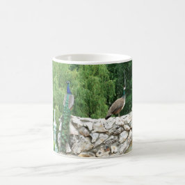 Peacocks in een tuinfoto-Mok Koffiemok