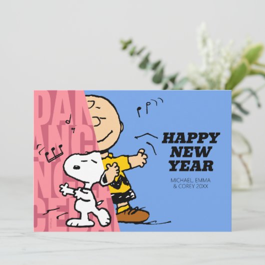 Peanuts | Charlie Brown & Snoopy Gelukkig Nieuwjaa Feestdagenkaart (Staand voorkant)