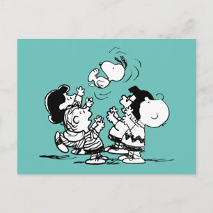 Peanuts Gang Lifting Snoopy Briefkaart