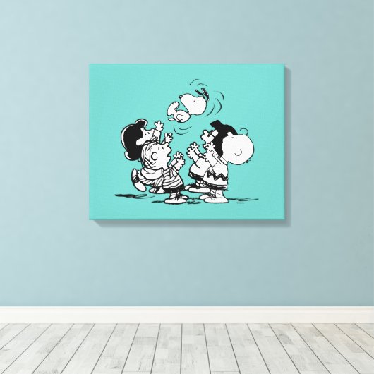 Peanuts Gang Lifting Snoopy Canvas Afdruk (Insitu (Houten vloer))