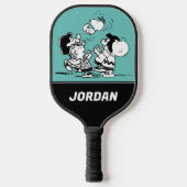 Peanuts Gang Lifting Snoopy | Jouw namen toevoegen Pickleball Paddle (Voorkant)