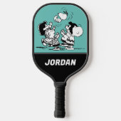 Peanuts Gang Lifting Snoopy | Jouw namen toevoegen Pickleball Paddle (Achterkant)