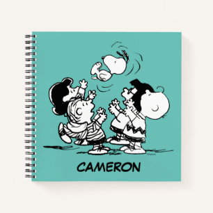 Peanuts Gang Lifting Snoopy Notitieboek