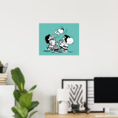 Peanuts Gang Lifting Snoopy Poster (Thuiskantoor)