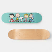 Peanuts Gang Sitting Together Persoonlijk Skateboard (Horizontaal)