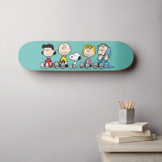 Peanuts Gang Sitting Together Persoonlijk Skateboard (Muurkunst (Horizontaal))