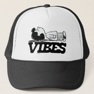 Peanuts   Lucy Vibes Trucker Pet