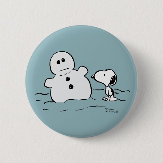 Peanuts | Snoopy bouwt een sneeuwpop Ronde Button 5,7 Cm (Voorkant)
