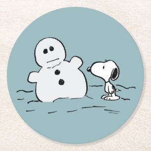 Peanuts   Snoopy bouwt een sneeuwpop Ronde Kartonnen Onderzetter