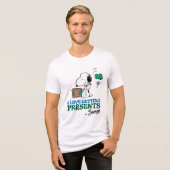 Peanuts | Snoopy Ik hou van het krijgen van Cadeau Tri-Blend Shirt (Voorkant volledig)