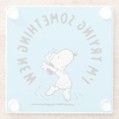 Peanuts | Snoopy probeert iets nieuws Glazen Onderzetter (Achterkant)