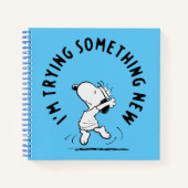 Peanuts | Snoopy probeert iets nieuws Notitieboek (Voorkant)