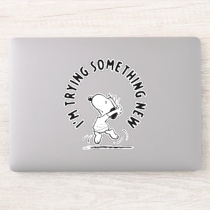 Peanuts   Snoopy probeert iets nieuws Sticker