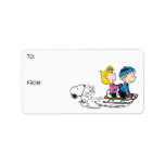 Peanuts | Snoopy, Sally & Linus Sled Gift Label<br><div class="desc">Bekijk dit leuke Peanuts Christmas-ontwerp met Snoopy,  Sally en Linus.</div>