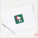 Peanuts | Snoopy Santa & Woodstock Gift Vierkante Sticker<br><div class="desc">Bekijk dit leuke Peanuts Christmas-ontwerp.</div>