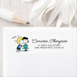 Peanuts Valentine's Day Lucy & Schroeder Kiss Etiket