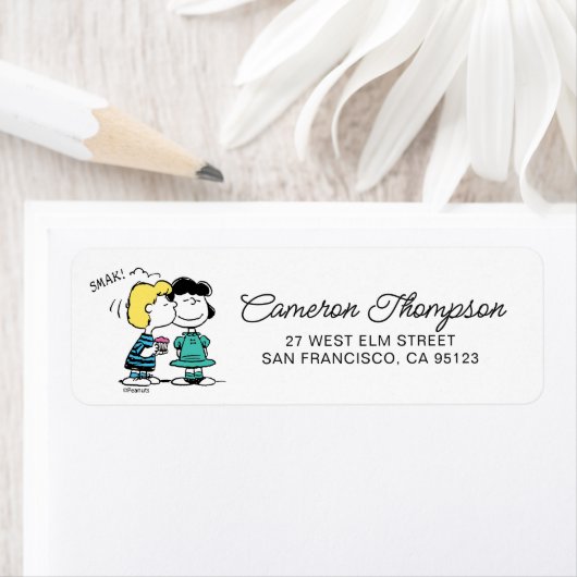 Peanuts | Valentine's Day | Lucy & Schroeder Kiss Etiket (Insitu)