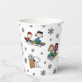 Peanuts | Winter Sleding Fun Patroon Papieren Bekers (Voorkant)