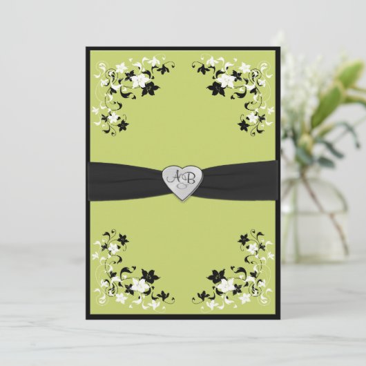 Pear Green en Black Monogrammed Invitation Kaart (Staand voorkant)