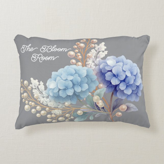 Pearl Blush Powder Blue Hydrangea Waterverf Accent Kussen (Voorkant)