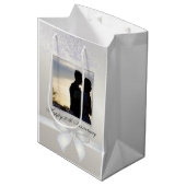 Pearl Bruiloft Jubileum Mooie foto Paar Medium Cadeauzakje (Voorkant Gekanteld)