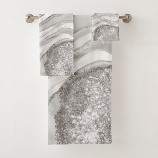 Pearl, diamonds and platinum geode digital art bad handdoek (Insitu)