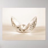 Pearl in Seashell Poster (Voorkant)