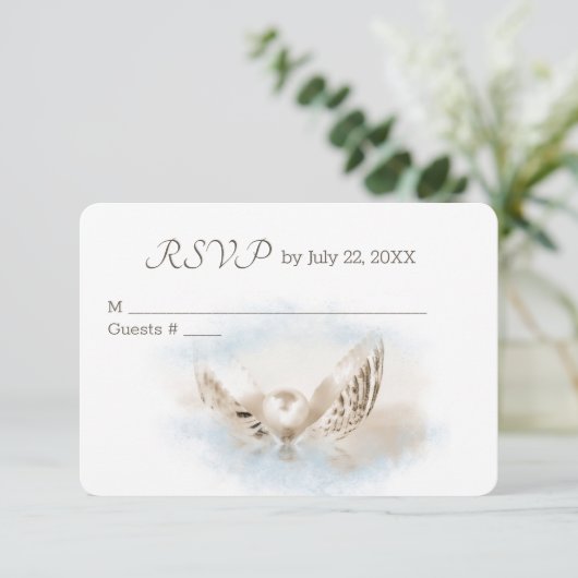 Pearl in Seashell RSVP Weddenschap Kaartje (Staand voorkant)